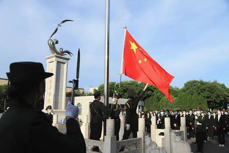 核潜艇下场,4辆导弹发射车冒头就打,这场长期战,胡塞不怕美怕
