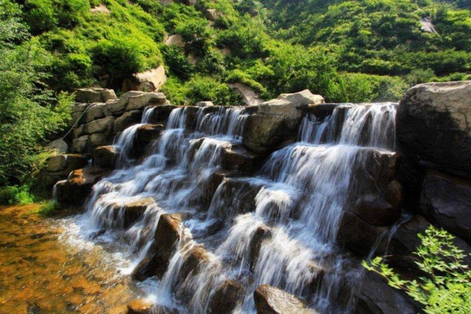 广铁集团长沙房建公寓段干部职工雪中坚守岗位