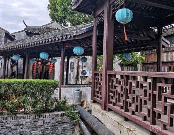 人每天得喝1500毫升水的这个说法是不是错的？我每天喝撑也达不到游戏画面